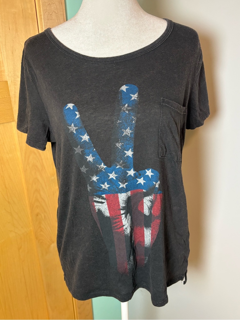 LOL Vintage Distressed Graphic Tee Peace Sign American Flag Small July 4th